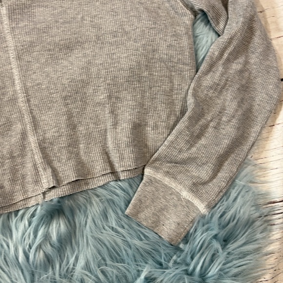 BP Grey Waffle Knit Cropped Thermal Top sz XS - Picture 4 of 9